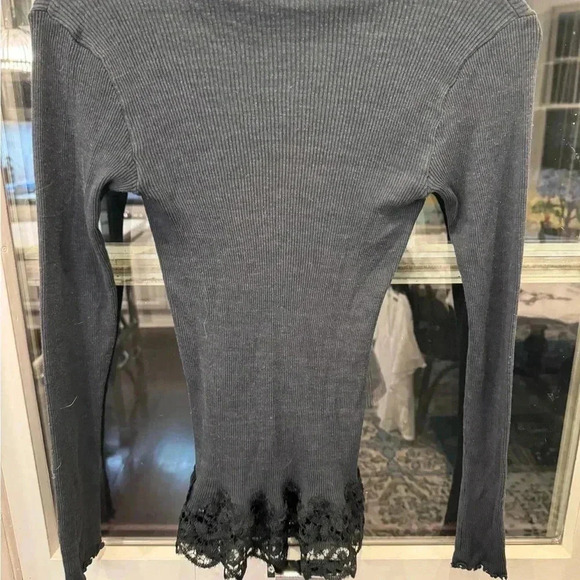 Ghiro Women's Long Sleeve Top Size Gray Ribbed Knit Lace Hem Size Small Italy - Picture 3 of 8